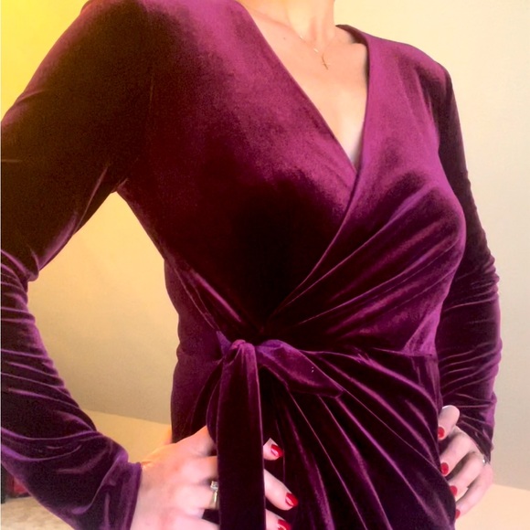 Maggie London Classic Cabernet Velvet Holiday Dress - Picture 1 of 5